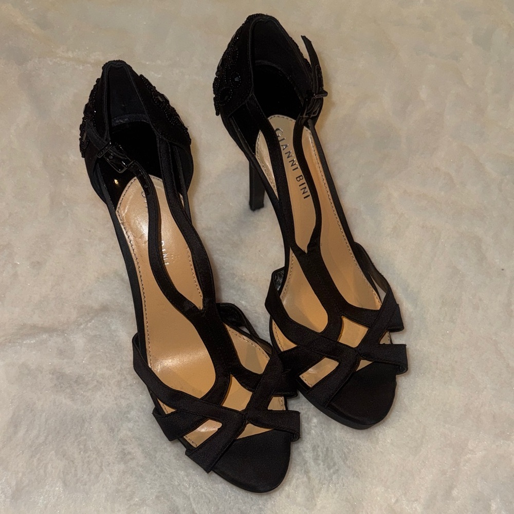 Gianni Bini Black Strappy Heeled Sandals - Picture 6 of 7